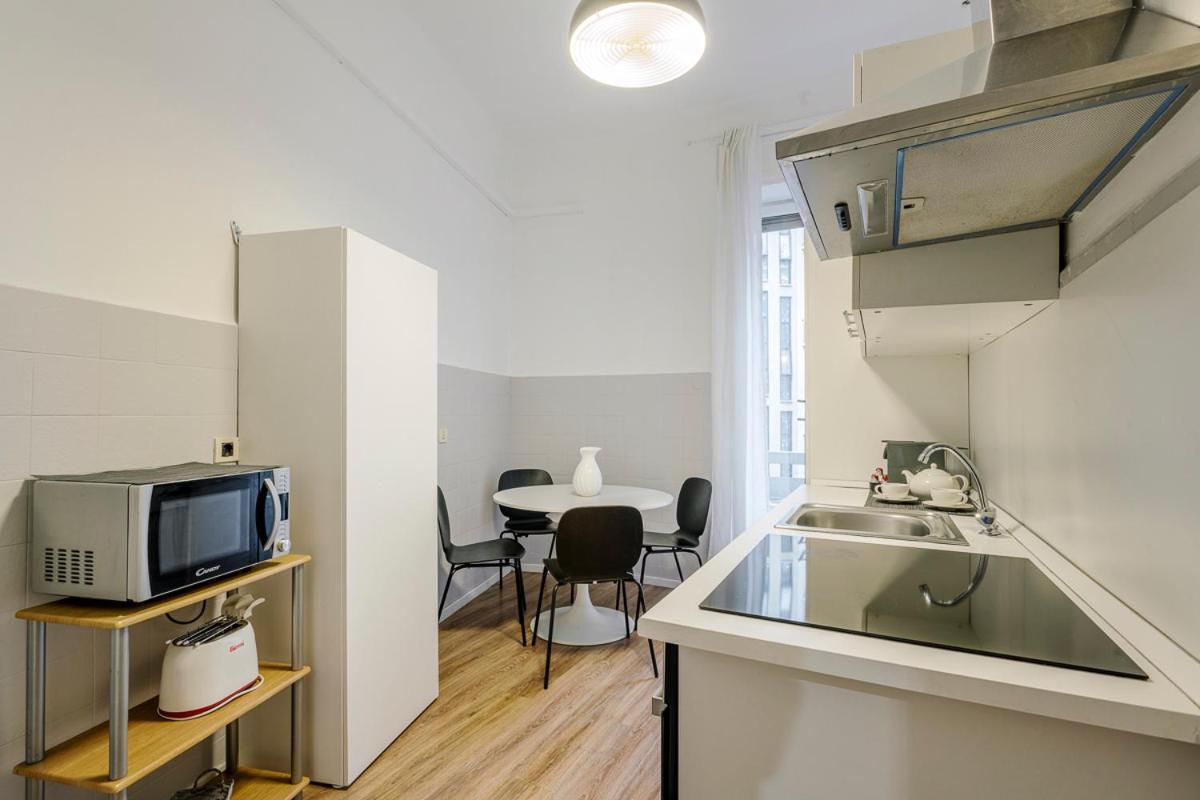 Luxury 4 Bedrooms Apartments Close To Duomo Milan Bagian luar foto